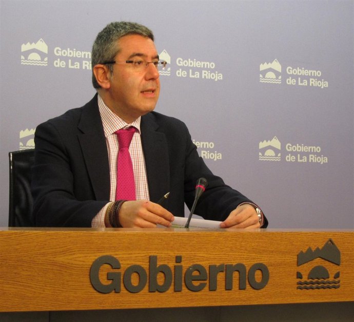 El consejero de Obras Públicas, Política Local y Territorial, Antonino Burgos