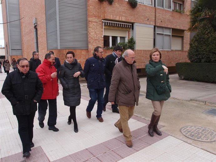 Gamarra, junto con vecinos y otros ediles, recorren Eliseo Pinedo      