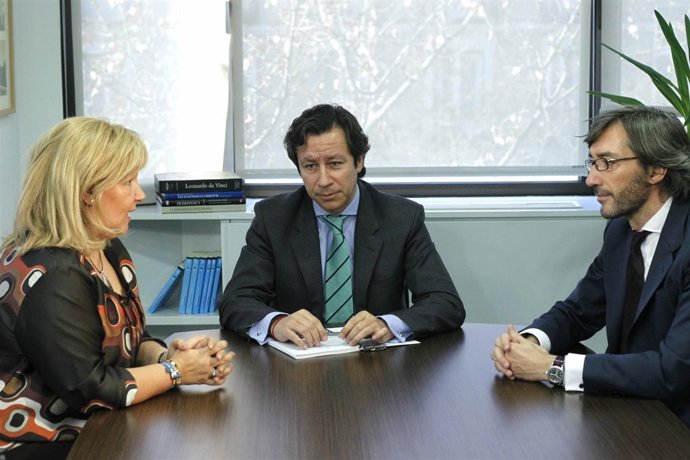 Carlos Floriano, Iñaki Oyárzabal Se Reúnen Con Angeles Pedraza