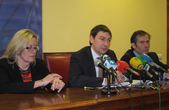 El presidente de la Comisión y decano del Colegio de Abogados de Salamanca, Luis