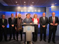 Zoido pide a Griñán que, además de proponer prohibir por ley los sobresueldos, hable de los sobres de los ERE