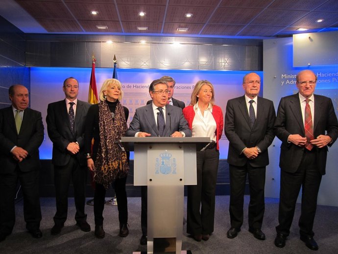 Zoido, en Madrid, con alcaldes del PP