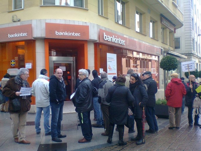Protesta preferentes frente a Bankinter