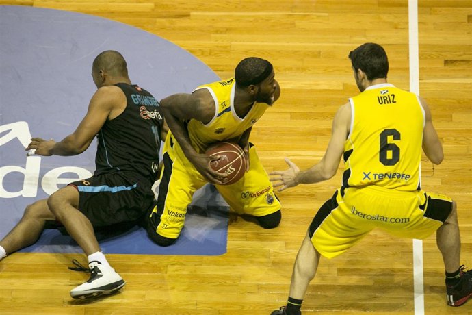 El Estudiantes cae ante el CB Canarias