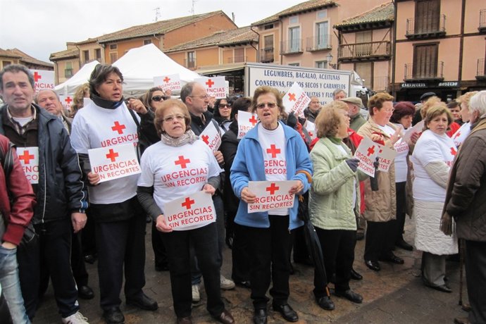 Protesta de afectados por el cierre en Ayllón