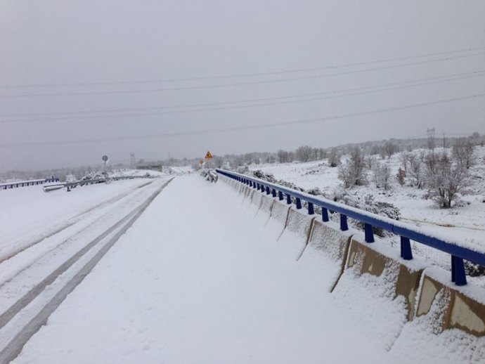 NIEVE, CARRETERA NEVADA, FRÍO, TEMPORAL, TRÁFICO,