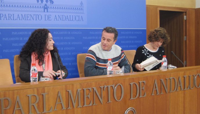 Inmaculada Nieto, José Antonio Castro y Alba Doblas, hoy en rueda de prensa