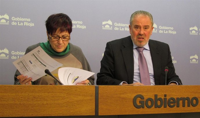 El consejero de Salud y la directora general de S.Sociales, Nieto y Corral