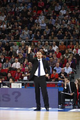 Zan Tabak entrenador Caja Laboral  