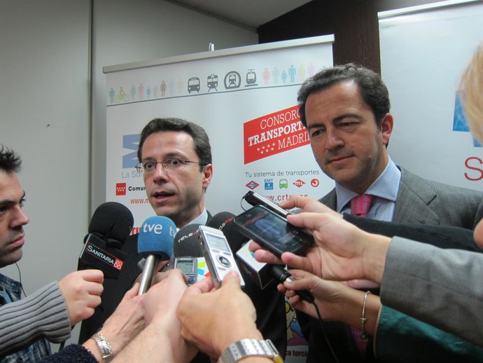 Lasquetty y Cavero atienden a los medios de comunicación