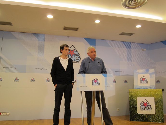Guillerme Vázquez y Niko Moreno (izquierda abertzale) en rueda de prensa