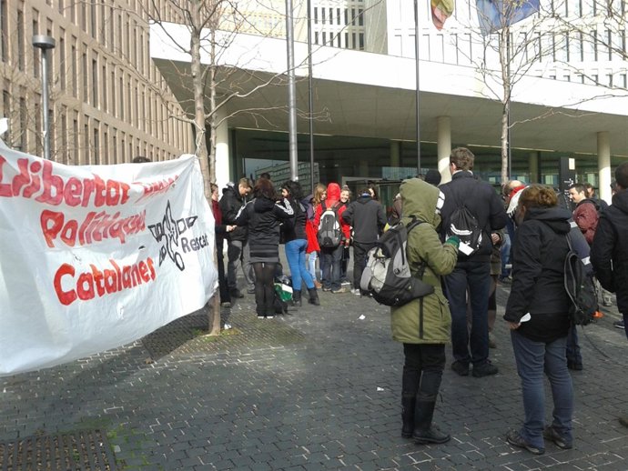 Concentración de apoyo a los dos imputados por enaltecer el terrorismo