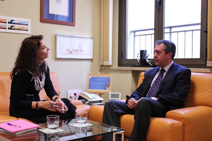 Montero y Espadas durante la reunión