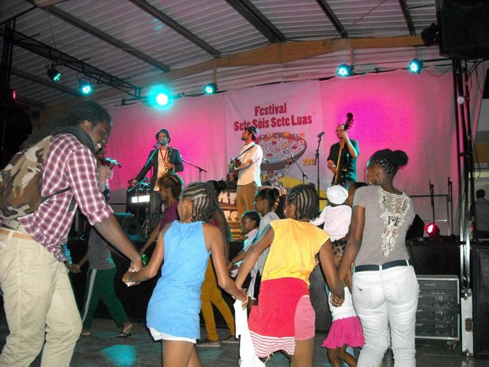 Actuación de Tarrafal Danza en el Festival Sete Sóis Sete Luas.