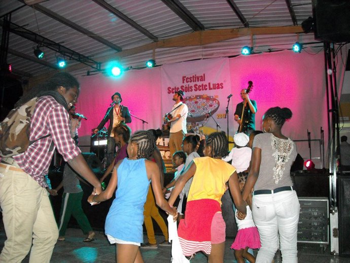 Actuación de Tarrafal Danza en el Festival Sete Sóis Sete Luas.