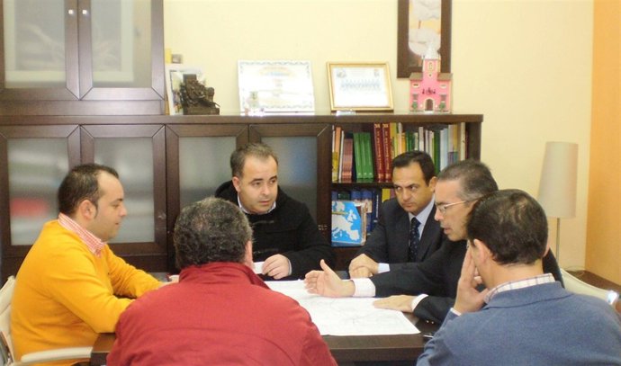 Reunión de trabajo sobre el fluido eléctrico de La Algaba.