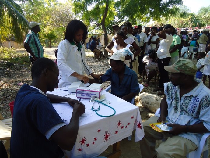 La ONG Farmamundi atiende a la población local de Haití