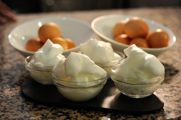 Merengue elaborado con clara de huevo hidrolizada.