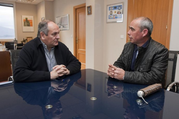 El consejero y el alcalde de Saro