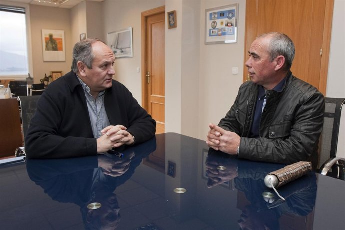 El consejero y el alcalde de Saro