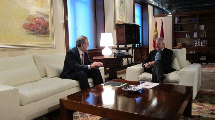 Tovar y Valcárcel, reunidos en el Palacio de San Esteban