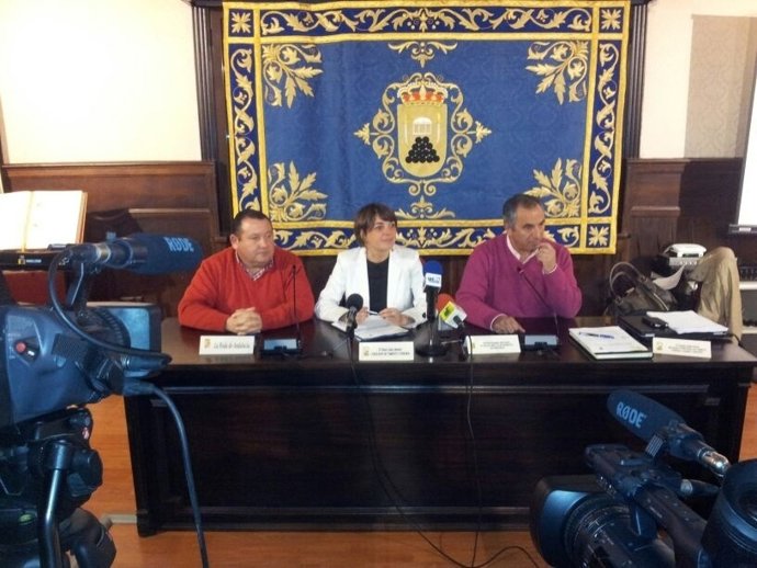 La consejera de Fomento y Vivienda, Elena Cortés, en Pedrera (Sevilla)