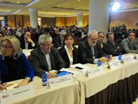 Mato llama a "reactivar el diálogo social" y los sindicatos se muestran favorables pero piden medios y "aclarar" medidas