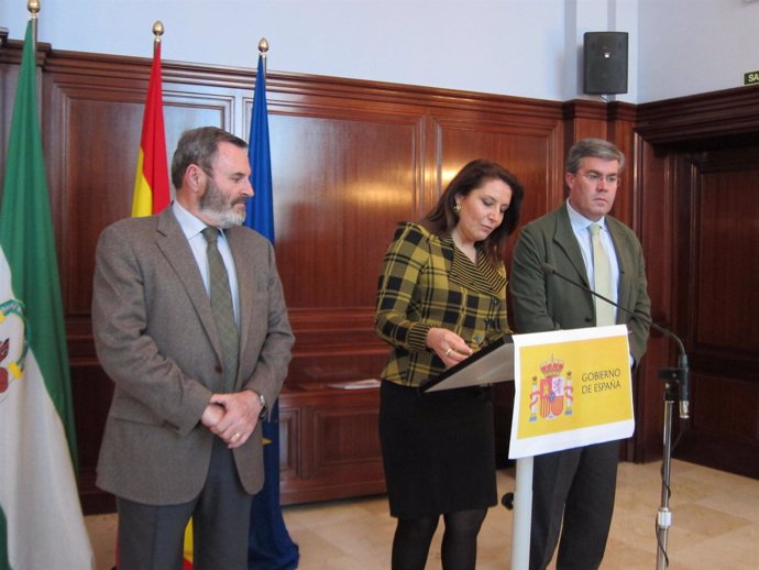 Crespo junto al subdelegado y el alcalde de Jaén hoy