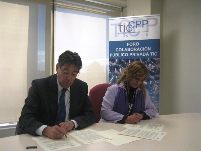 Arturo Aliaga y Beatriz Juliá.