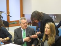 El PP destaca que con Monago el Estado paga por la Deuda Histórica, mientras que el exgobierno del PSOE "no" dio pasos