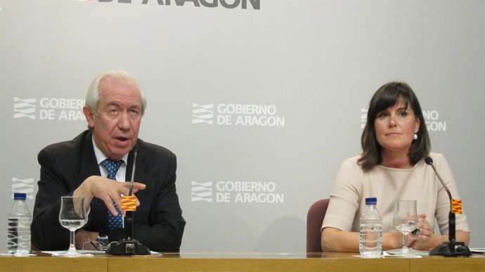 Francisco Bono y Elena Allué presentan el stand de Aragón en FITUR