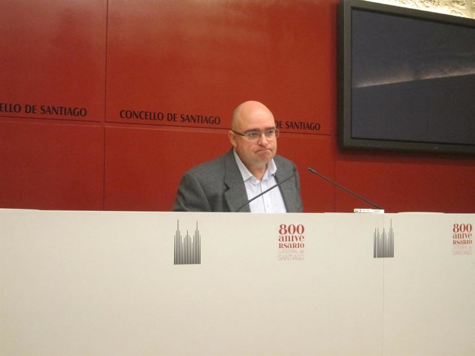 El portavoz local del PSOE en Santiago, Francisco Reyes