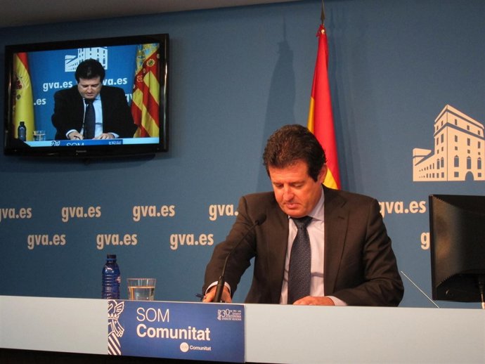 Císcar durante la rueda de prensa posterior al pleno