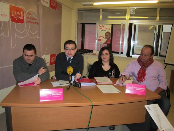 Representantes de UPYD Salamanca este viernes en la sede del partido