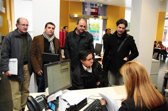 Los representantes sindicales en el Registro del Ayuntamiento