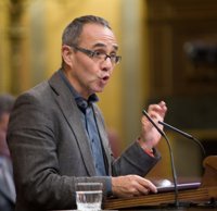 IU-ICV: la ley de mercado único responde a "intereses de las multinacionales"