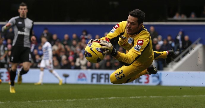 Julio César, portero del Queen Park Rangers
