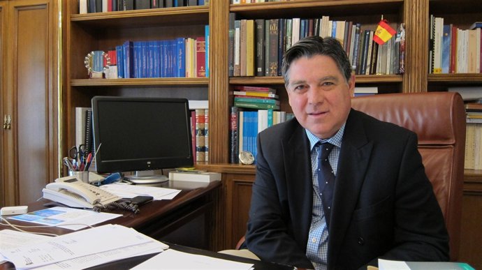 El presidente del Scrats, José Manuel Claver en su despacho en Murcia