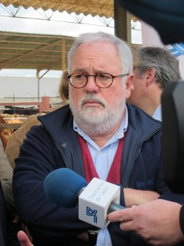Arias Cañete este sábado atendiendo a los medios en Jerez