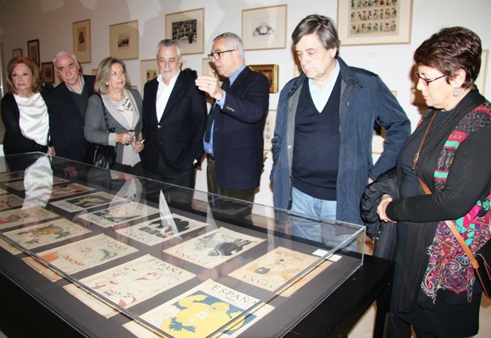 José Antonio Griñán visita la muestra del MPM 'El factor grotesco'