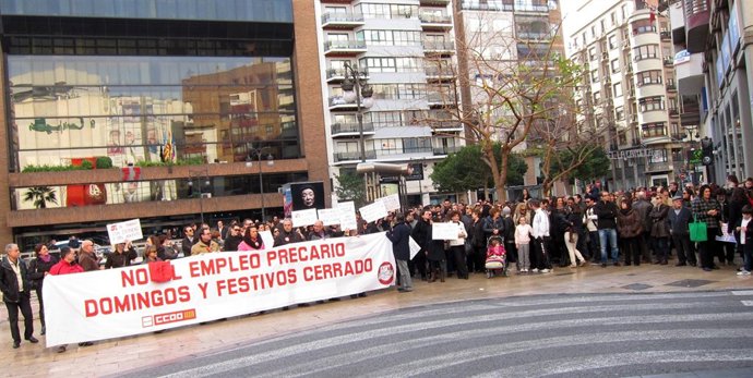 Imagen de la protesta por la liberalización horaria en Valencia