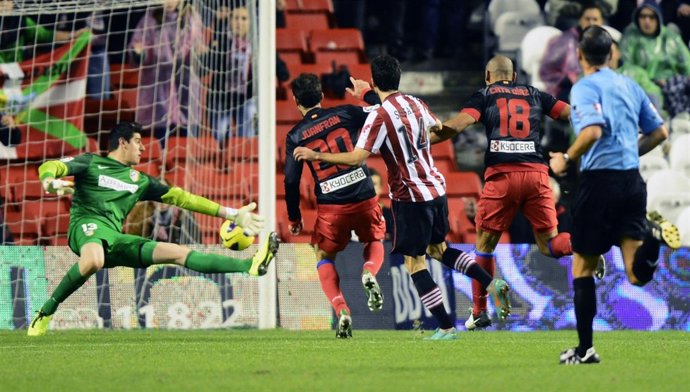 El Athletic se reencuentra ante un inofensivo Atlético