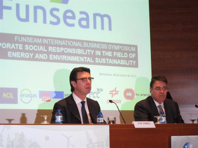 El ministro J.M.Soria y el pte. De Enagas y Funseam A.Llardén