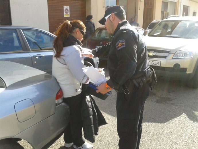 Inspección policial en coches en Mallorca