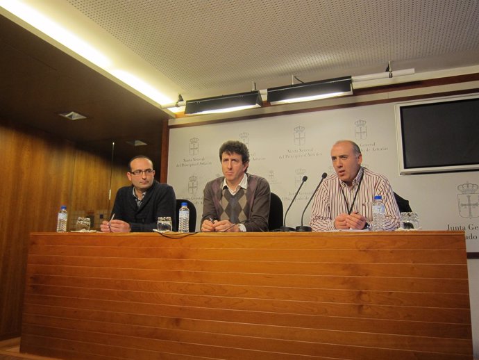 Por la izquierda, Manzano, Gutiérrez y González, en rueda de prensa.