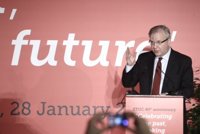 Rehn insta a seguir con las reformas laborales 