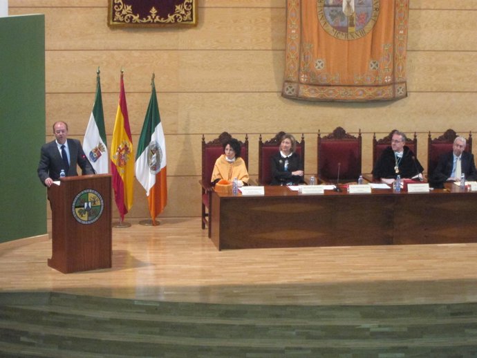 Monago Interviene En El Día De Sto. Tomás De Aquino En La Uex