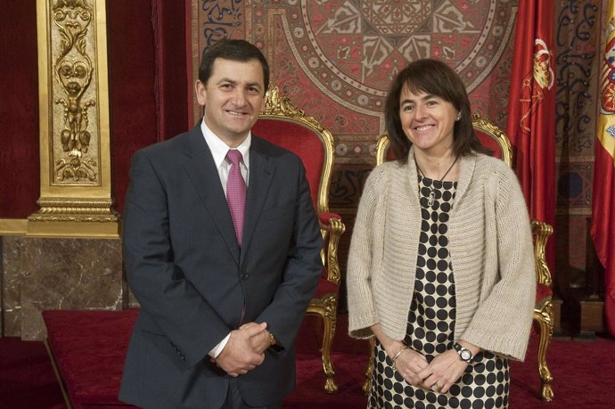 La consejera Vera con el ministro de Sanidad de Albania.