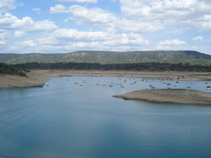 Embalse entrepecñas