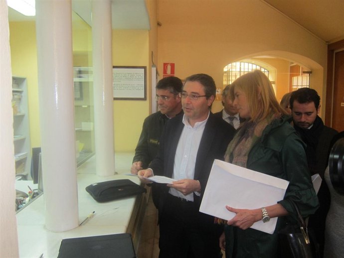 Salado y Alarcón, en la Delegación del Gobierno